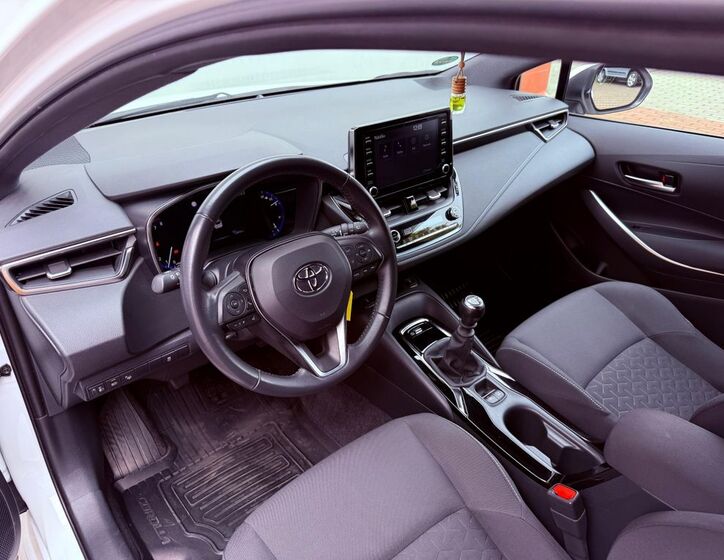 Toyota Corolla 13