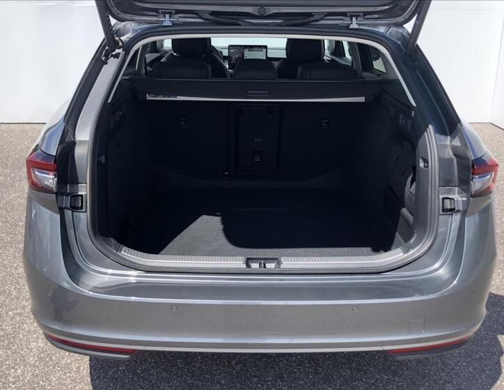 Škoda Superb 11