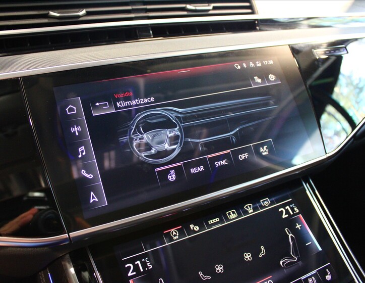 Audi A8 26