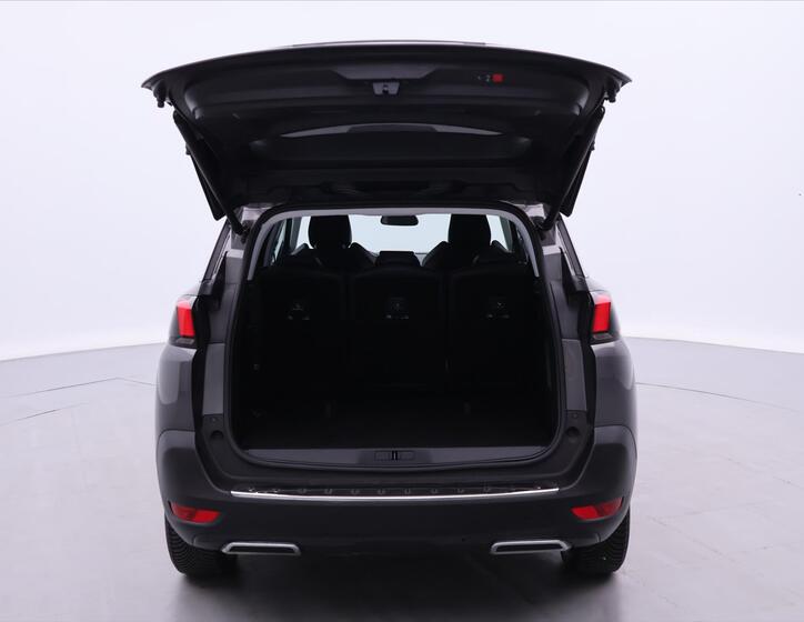 Peugeot 5008 9