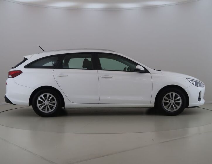 Hyundai i30 4