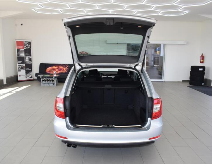Škoda Superb 12
