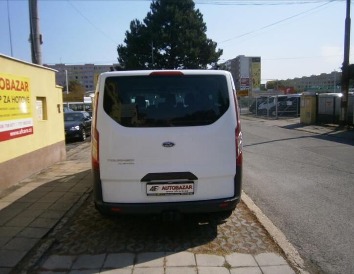 Ford Tourneo Custom 5