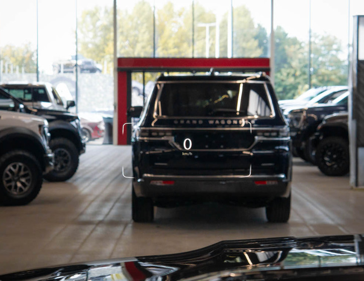 Jeep Grand Wagoneer 27