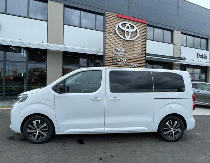 Toyota ProAce Verso 3