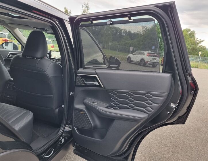 Mitsubishi Outlander 13