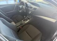 Mazda 3 8