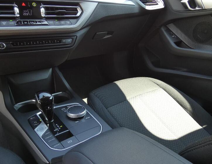 BMW Řada 2 6
