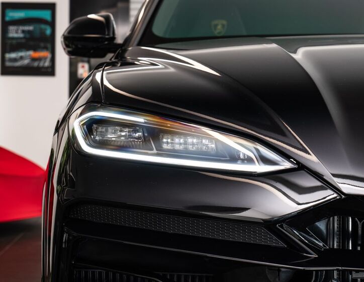 Lamborghini Urus 24