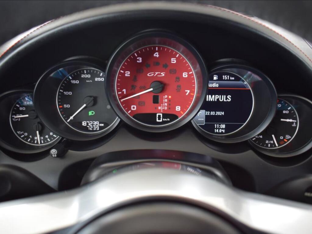 Porsche Cayenne 23