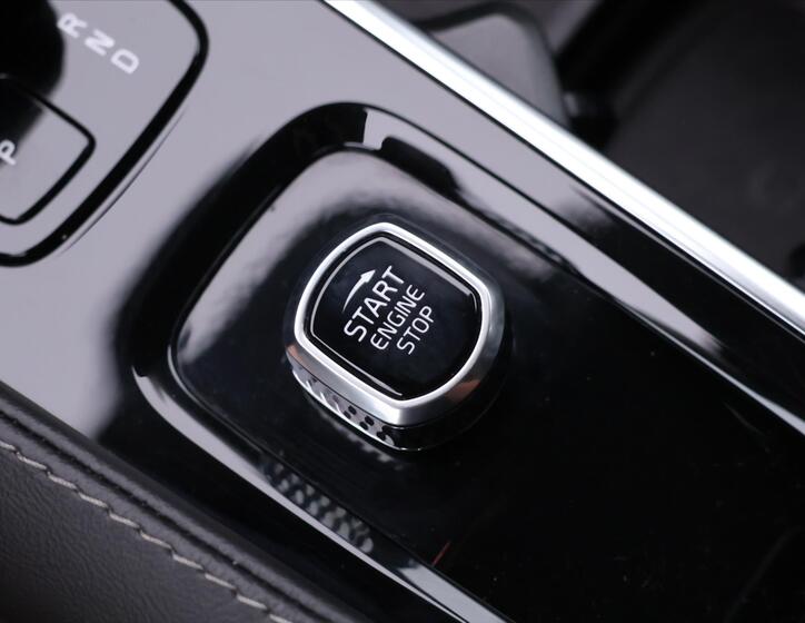 Volvo XC90 30