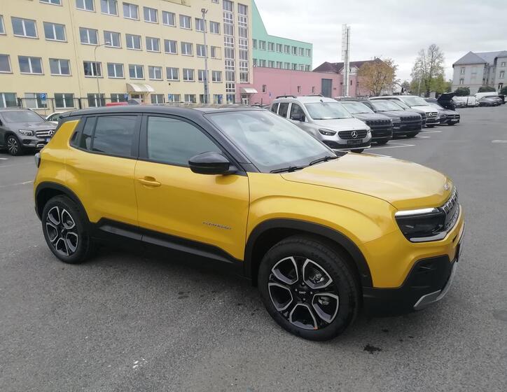 Jeep Avenger 4