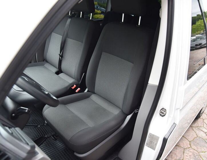 Volkswagen Transporter 12