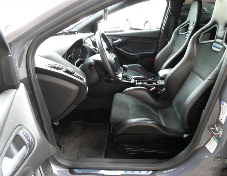 Ford Focus 23