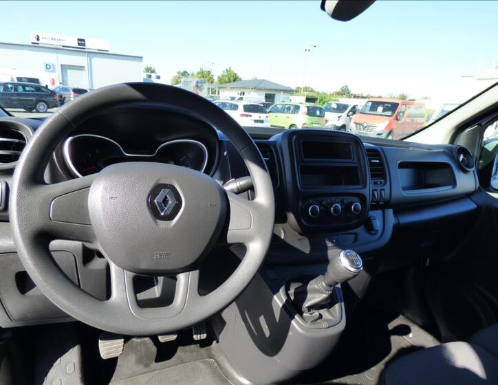 Renault Trafic 10