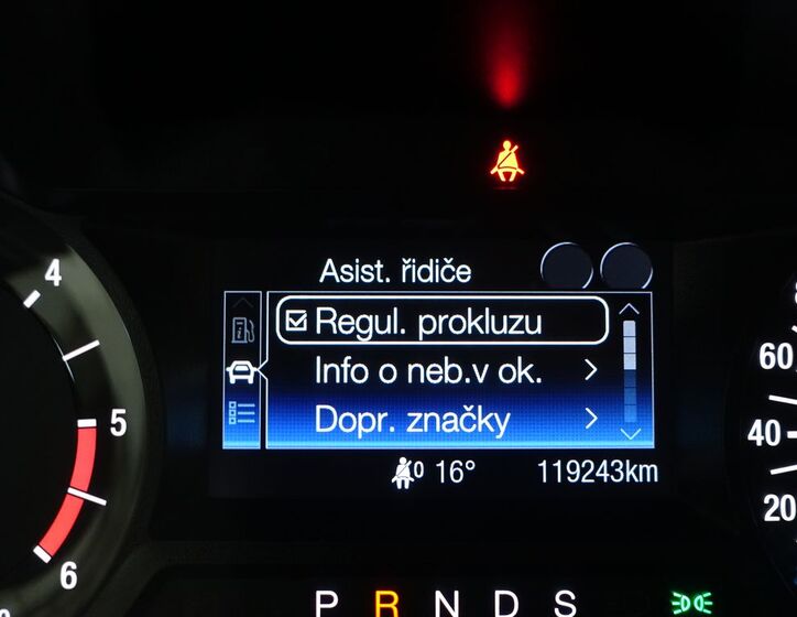 Ford S-MAX 11