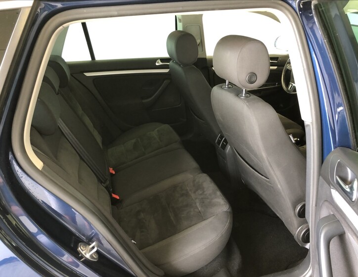 Volkswagen Golf 11