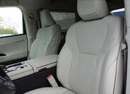 Lexus LM 350h 37