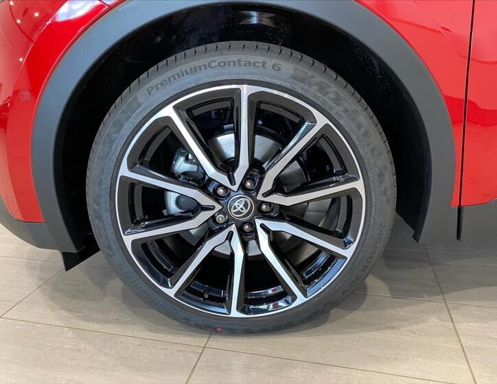 Toyota C-HR 9