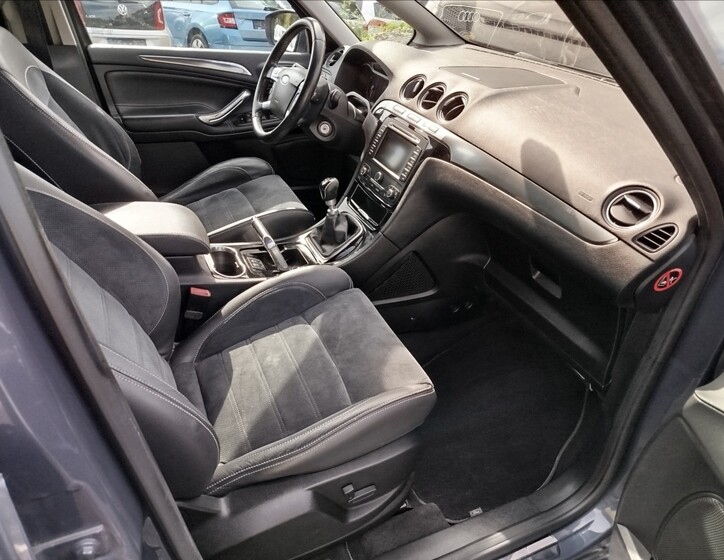 Ford S-MAX 33