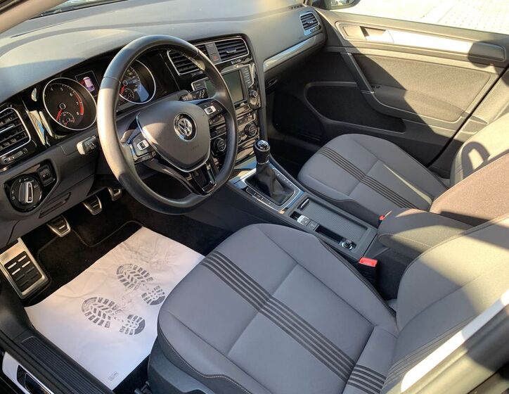Volkswagen Golf 15
