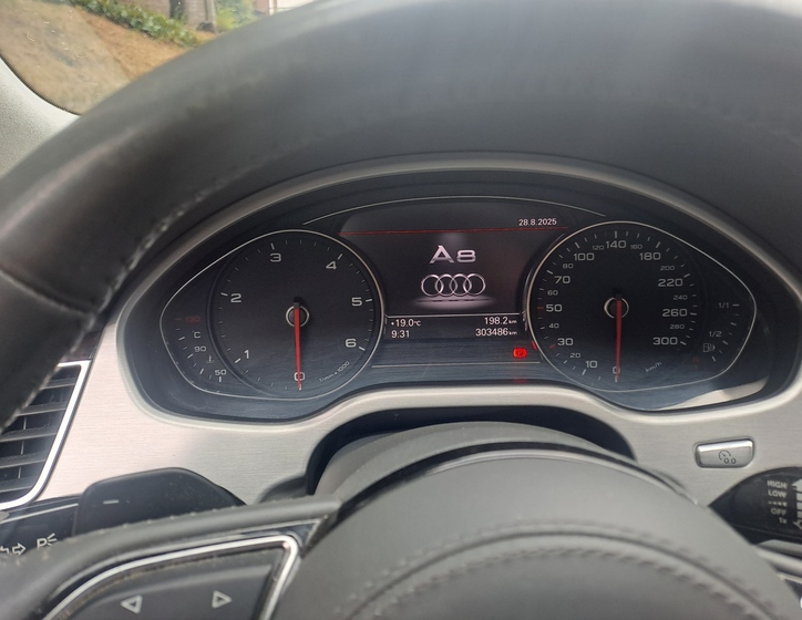 Audi A8 5