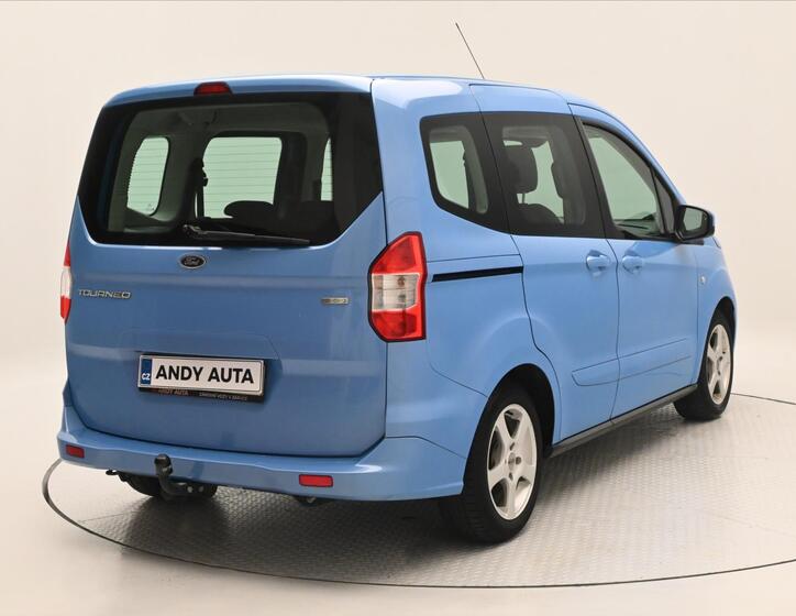 Ford Tourneo Courier 5