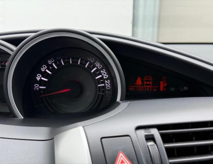 Toyota Verso 11