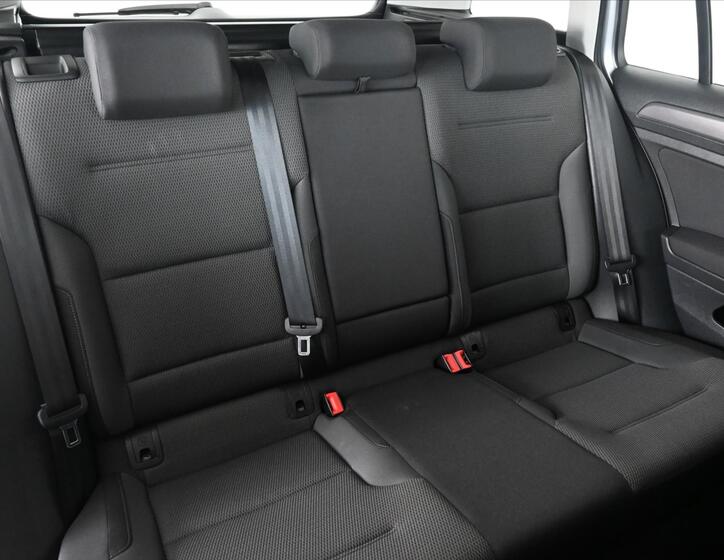 Volkswagen Golf 30