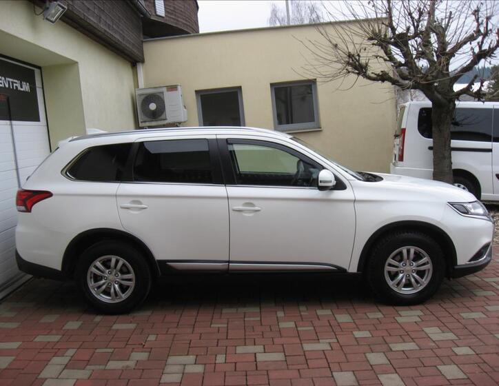 Mitsubishi Outlander 6