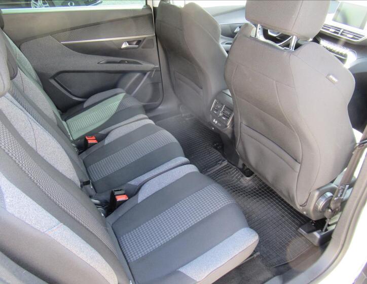 Peugeot 5008 19