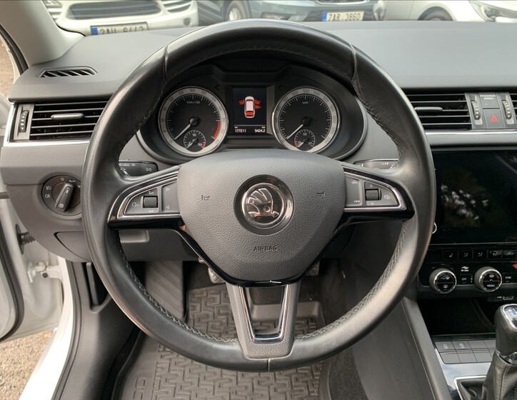 Škoda Octavia 10