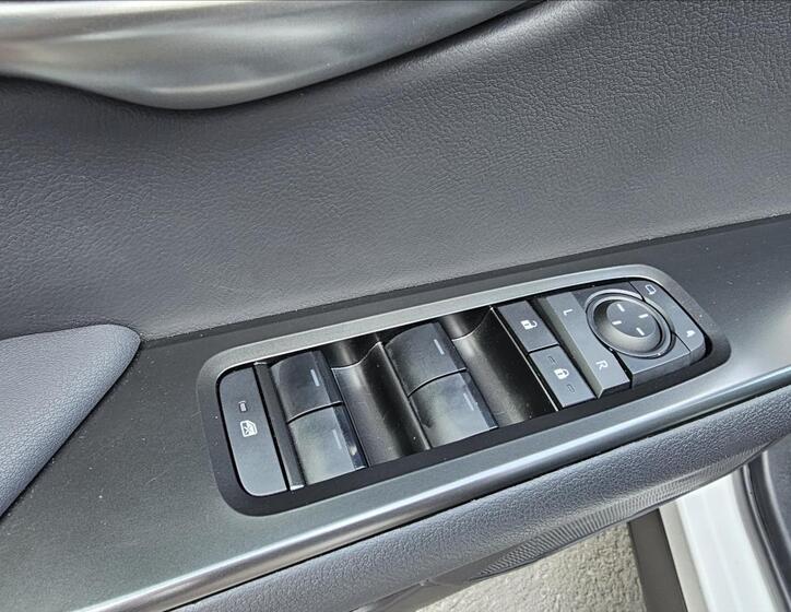 Lexus UX 300h 14