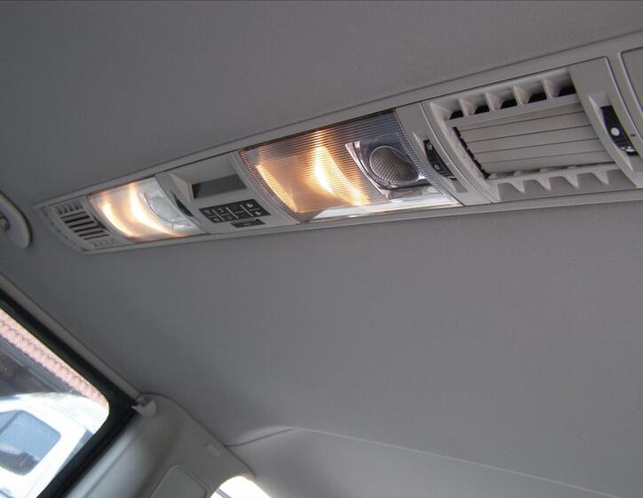 Volkswagen Caravelle 18