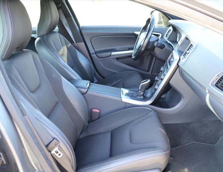 Volvo V60 13