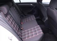 Volkswagen Golf 15