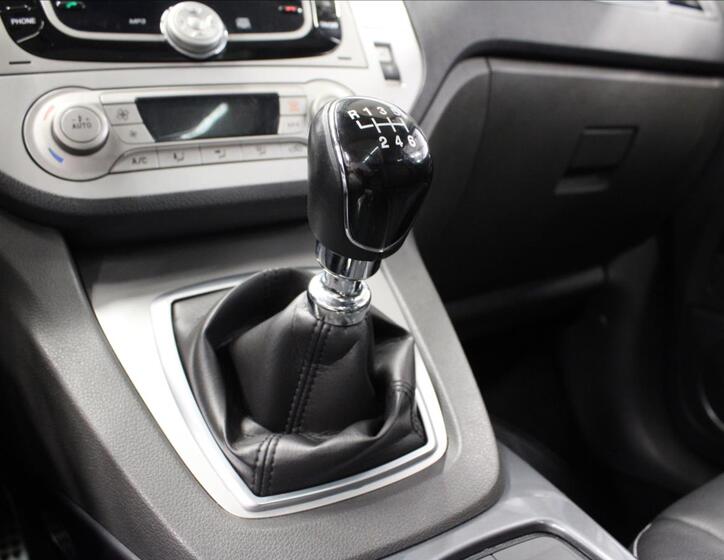 Ford Kuga 26