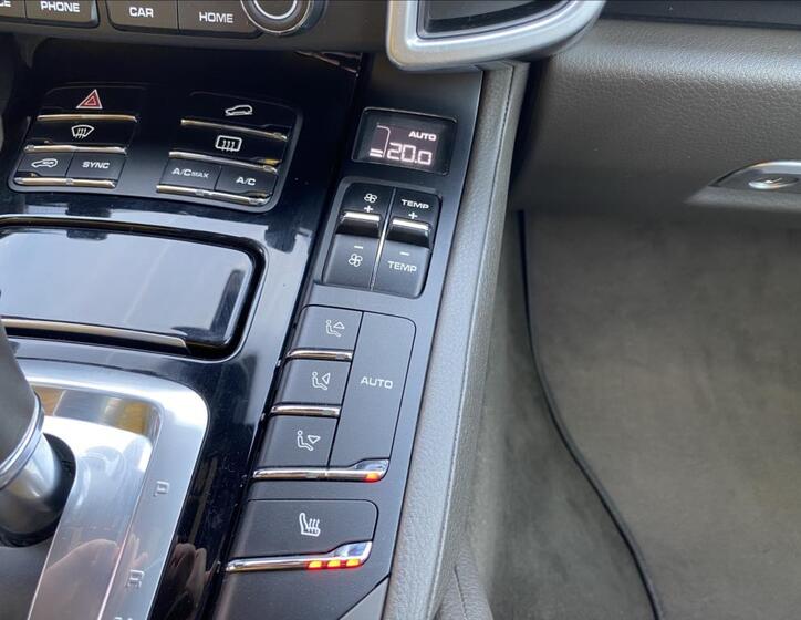 Porsche Cayenne 34