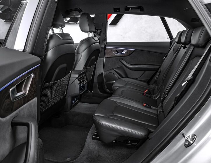 Audi Q8 14