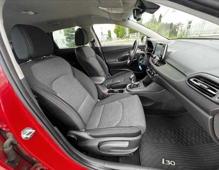 Hyundai i30 24