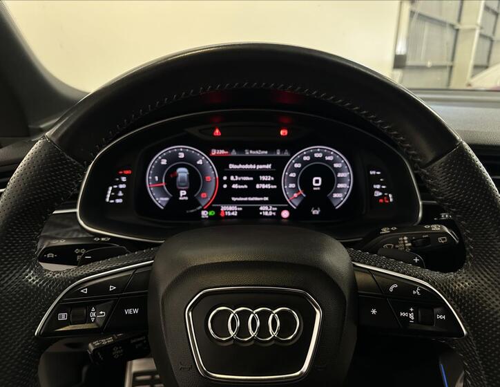 Audi Q8 14
