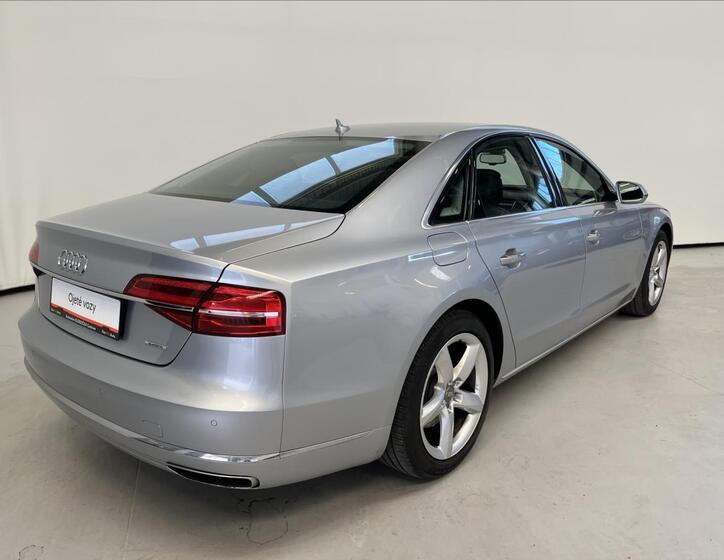 Audi A8 2