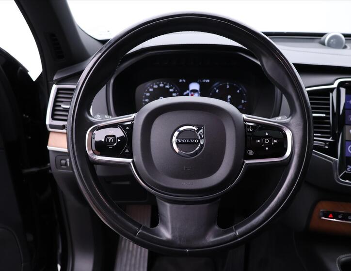 Volvo XC90 22