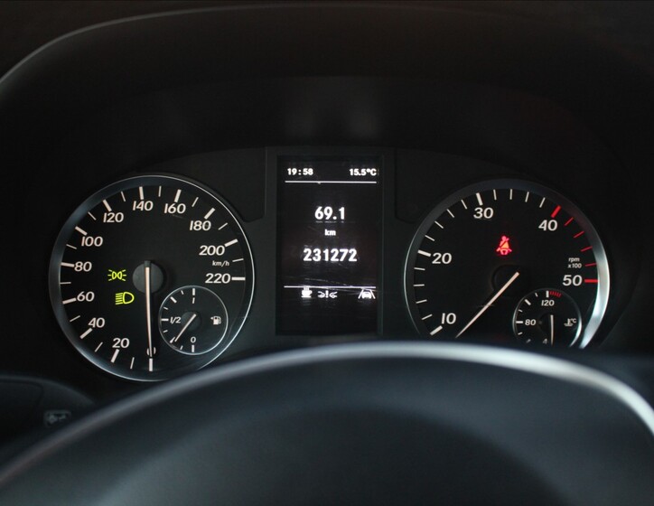 Mercedes-Benz Vito 17