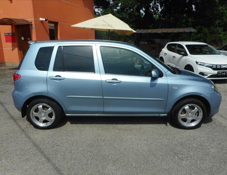 Mazda 2 4