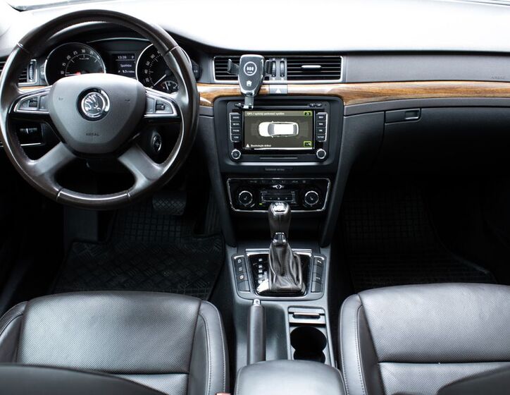 Škoda Superb 11