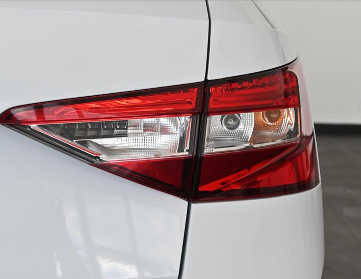 Škoda Superb 32