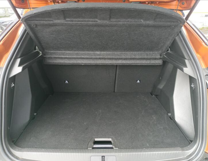 Peugeot 2008 5