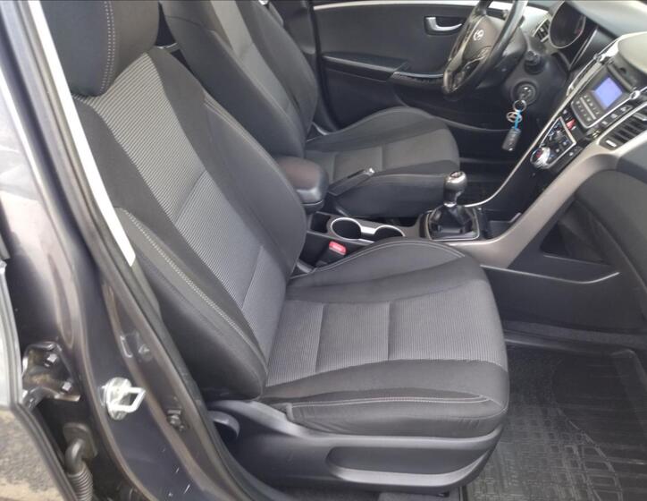Hyundai i30 16