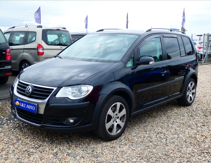 Volkswagen Touran 1